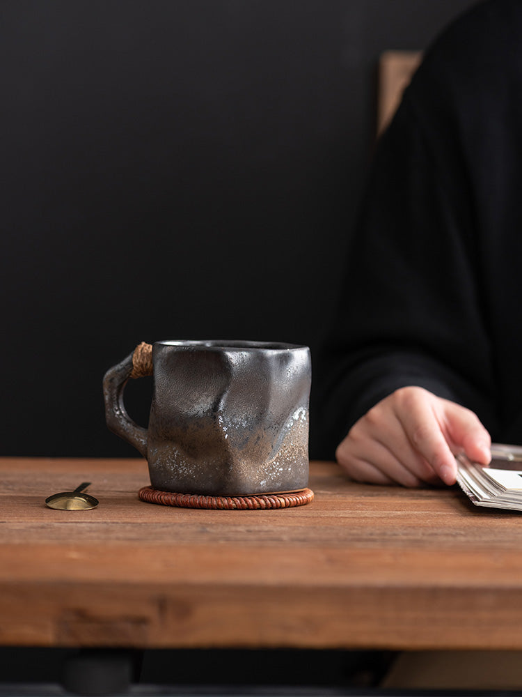 Hemp rope shaped cup