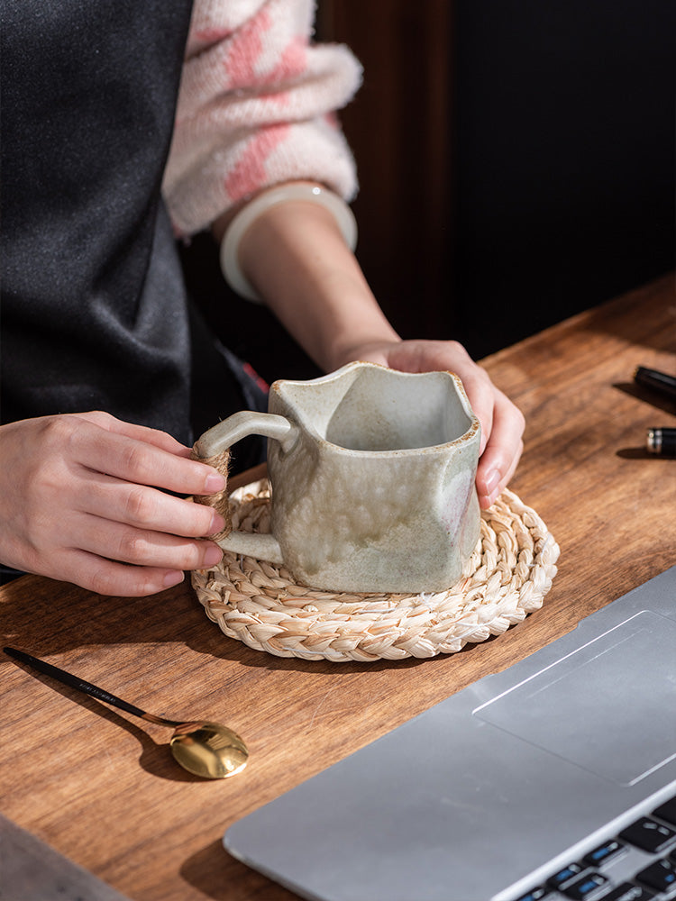 Short hand grinding cup