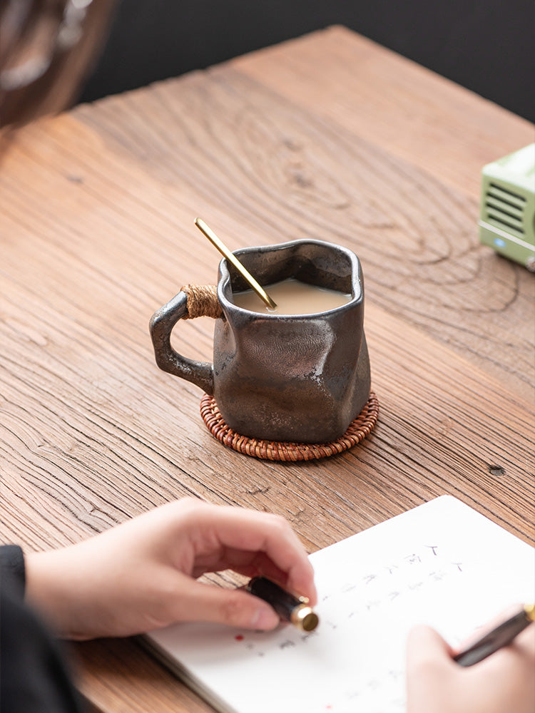 Hemp rope shaped cup